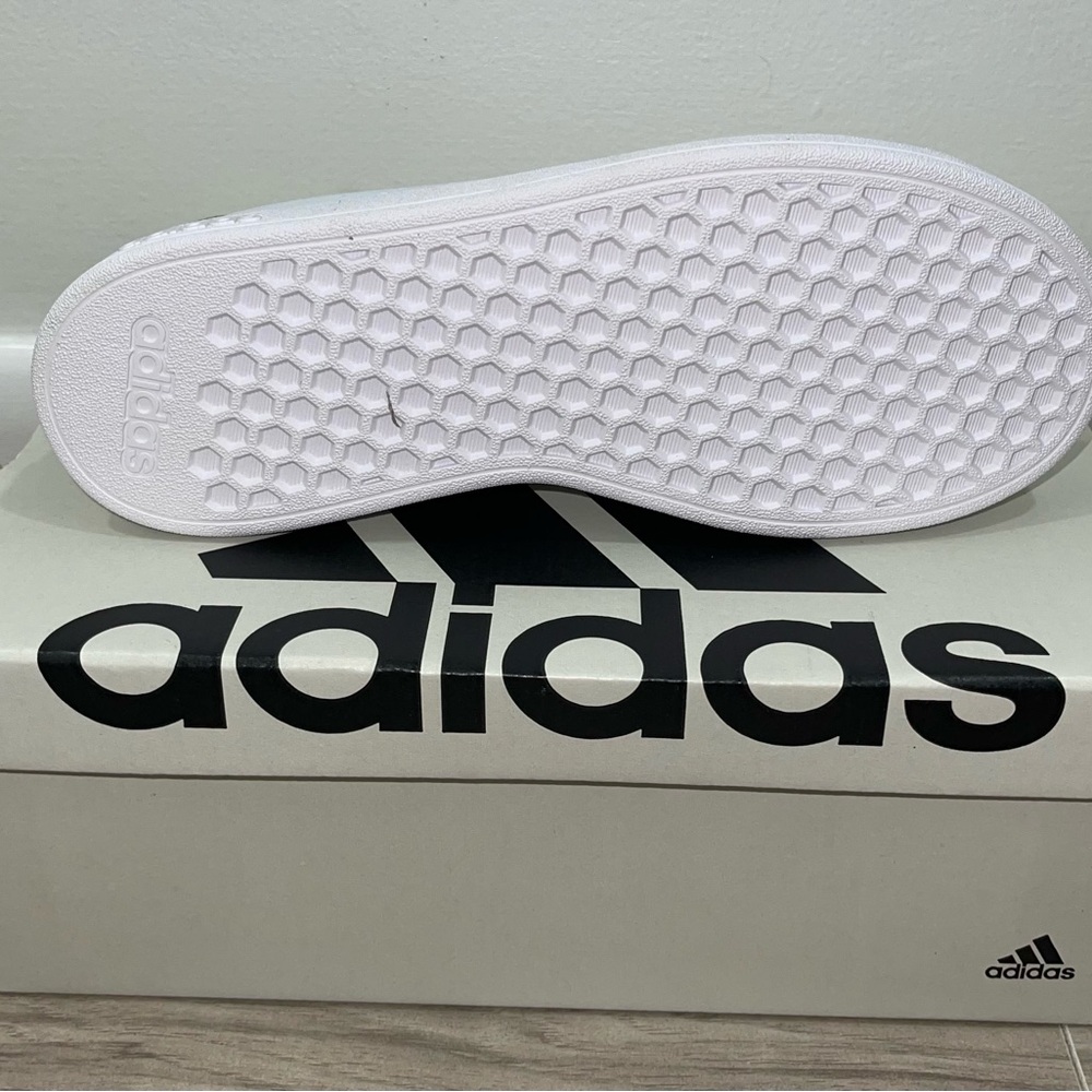 Adidas White and Green Sneakers - Picture 3 of 5